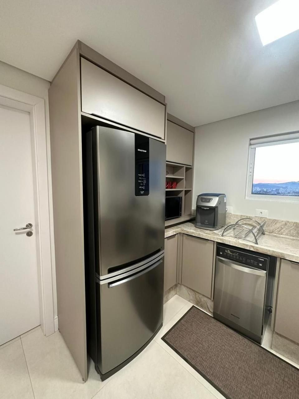 Encantador! 3 Suites, Vista, Finamente Mobiliado