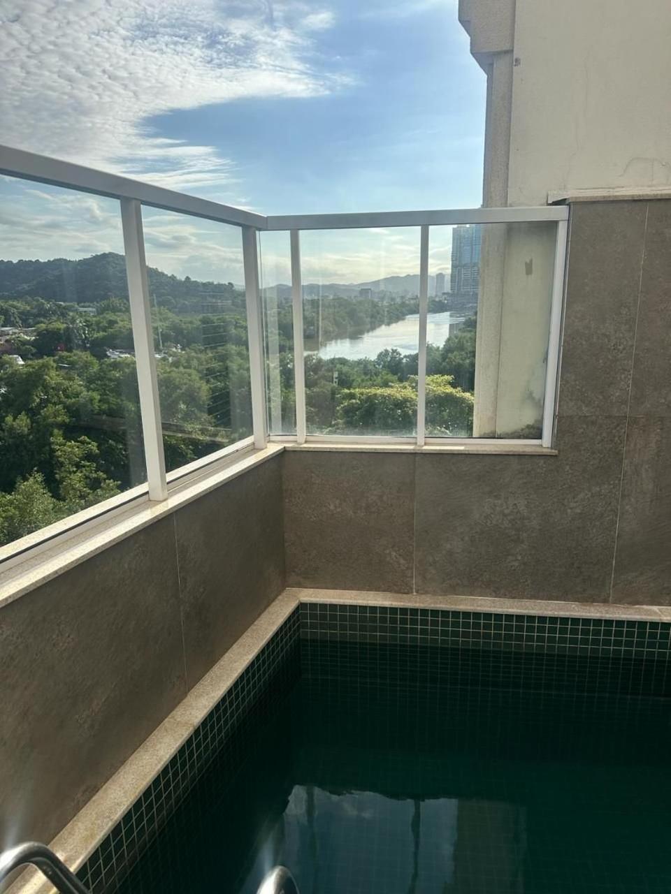 Encantador! 3 Suites, Vista, Finamente Mobiliado Apartamento
